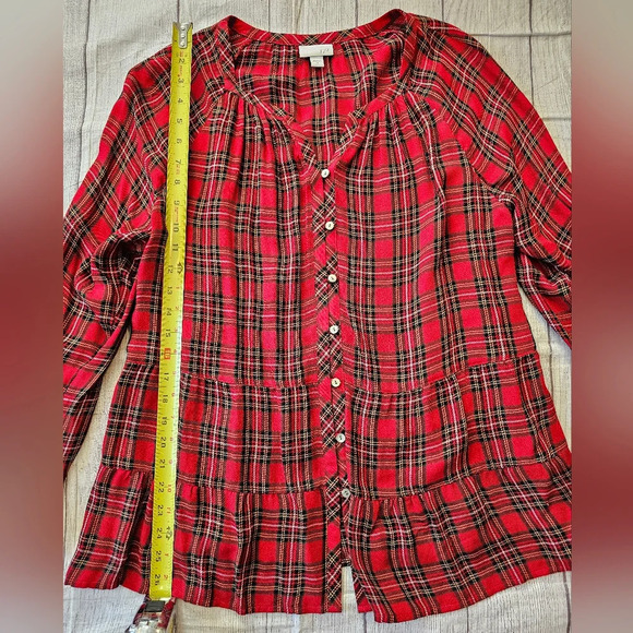 J. Jill Size Medium Red Plaid Holiday V-neck Button Front Blouse Ruffle Hem Rayo - Picture 9 of 9